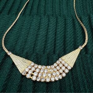 Luxurious Sparkly Gold Plated Collar Necklace with Crystal Accent Pendant